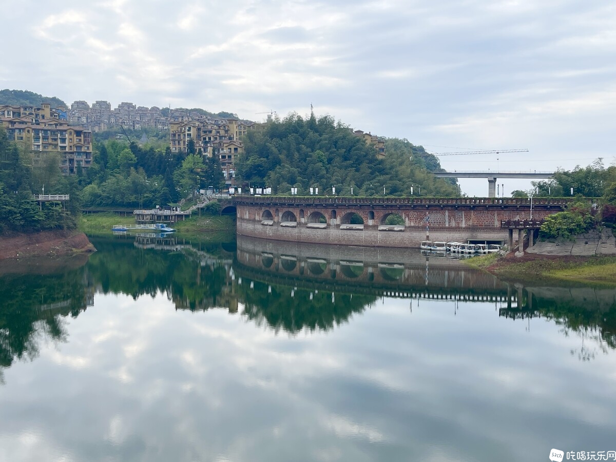 夏日的天鹅堡，避暑胜地
